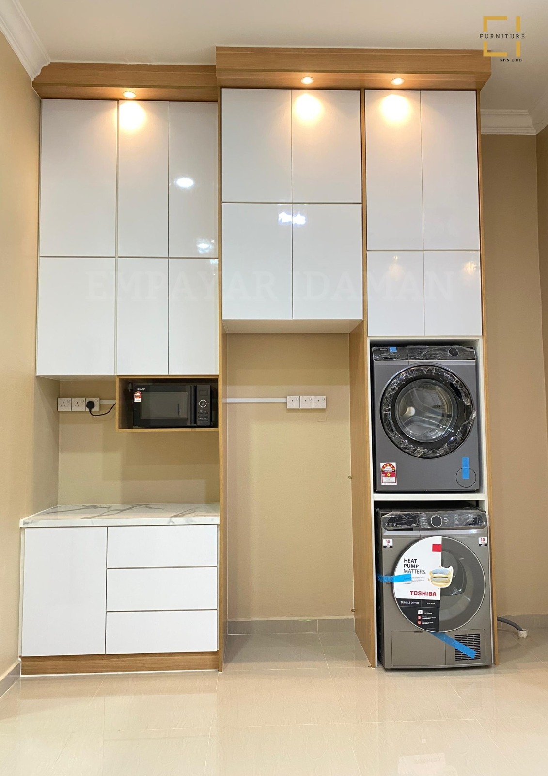 Glossy White & Wood