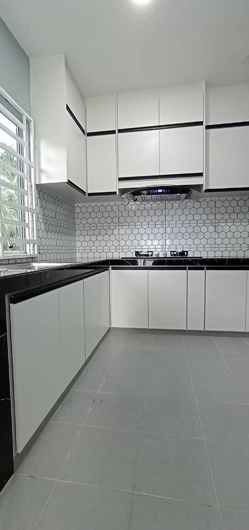 Minimalist White & Black