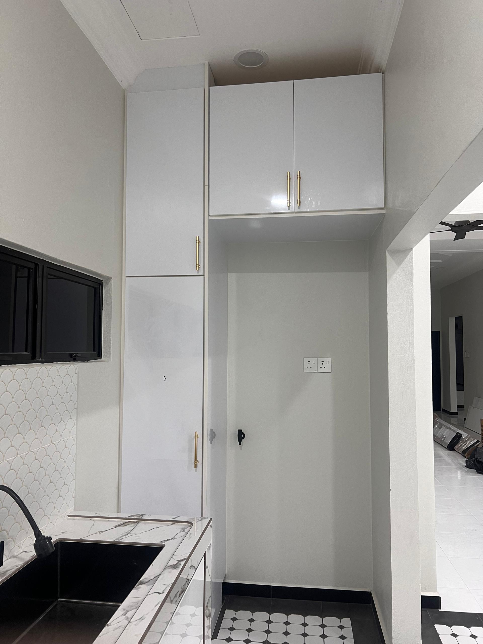 Kabinet Dapur Glossy Putih