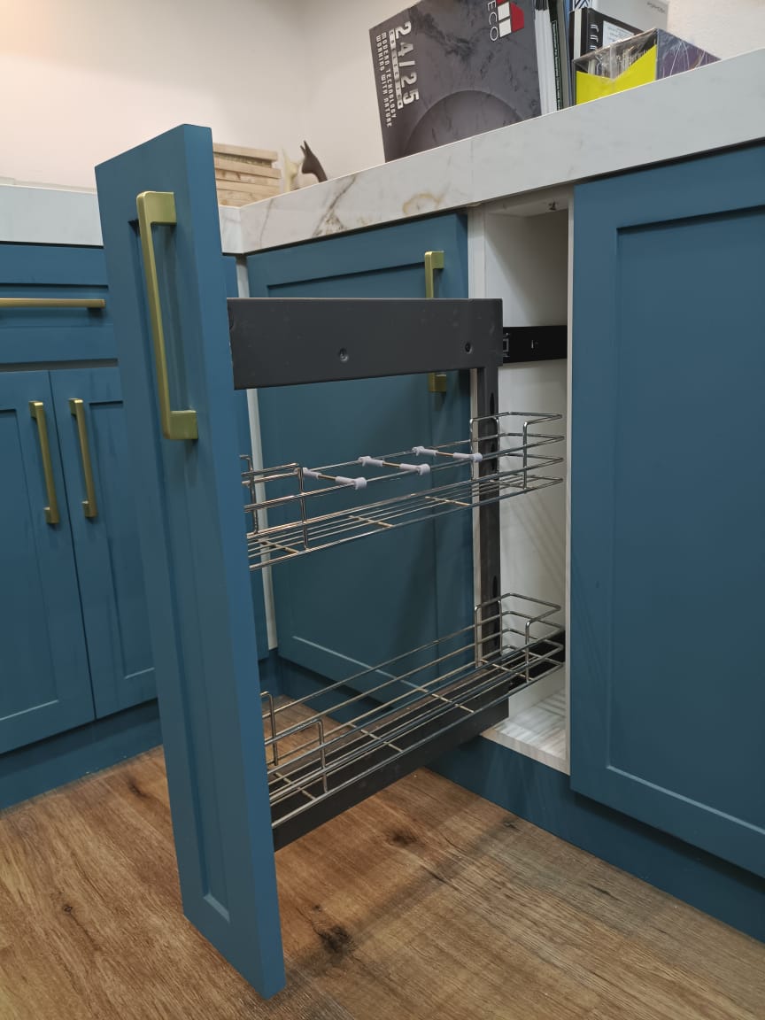 Kabinet Dapur Teal & Emas