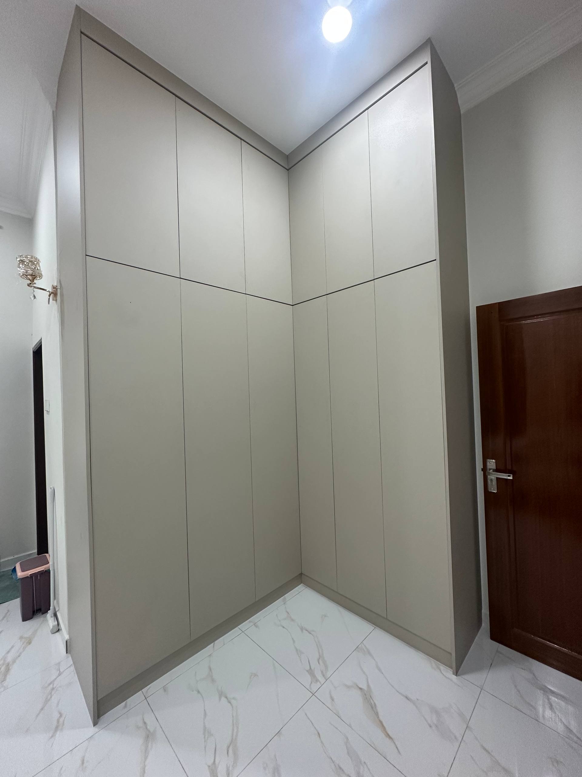 Wardrobe Sudut Full Height